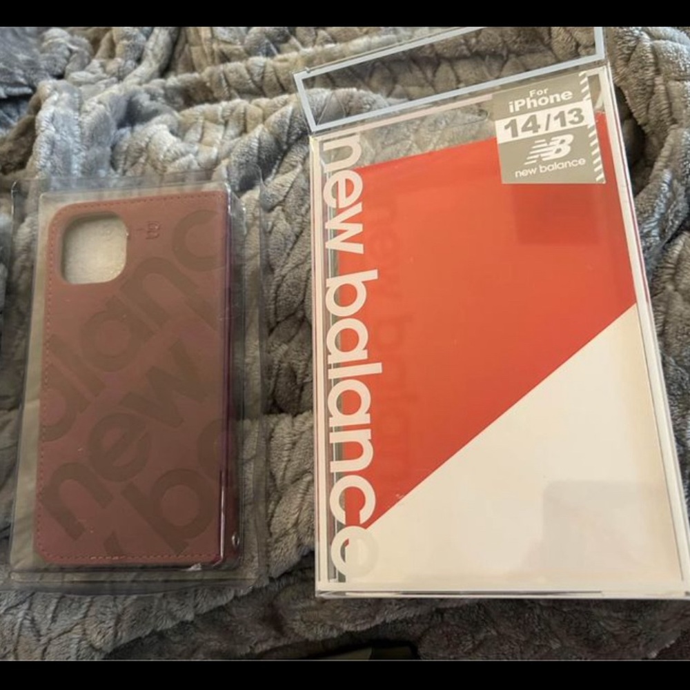 iPhone CASE 14 or 13 BRAND NEW